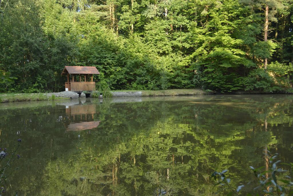 Penzion Farma Dvorec Radnice エクステリア 写真
